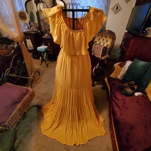 Yello dress